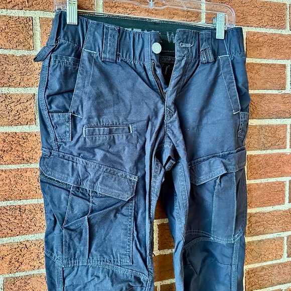 Dovetail Workwear Women’s Navy Blue Cargo Pants Flat Front, Size 0, 28 Inseam - Picture 3 of 7